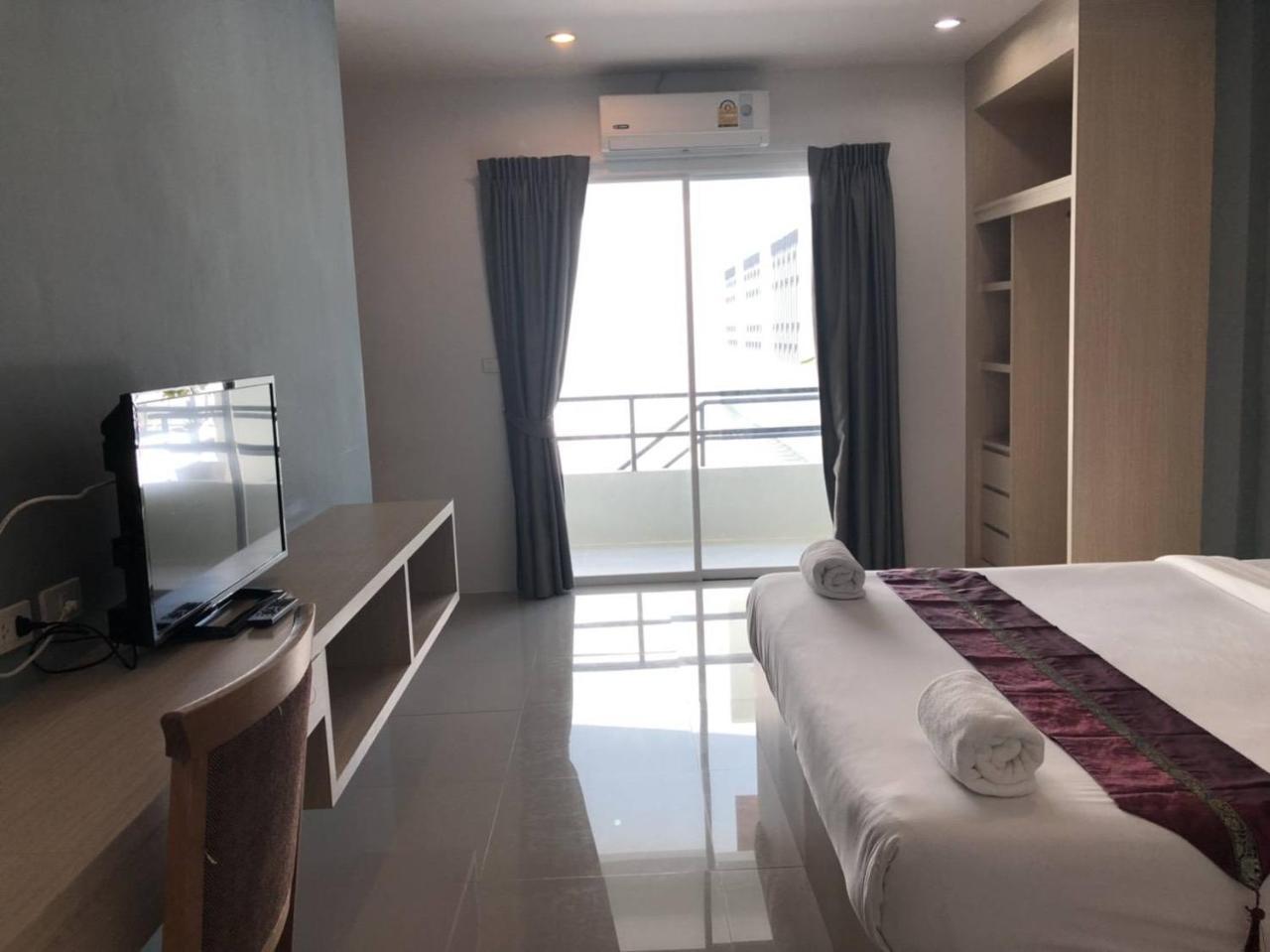 Hotel Khao Oat Airport à Nai Yang Beach Extérieur photo