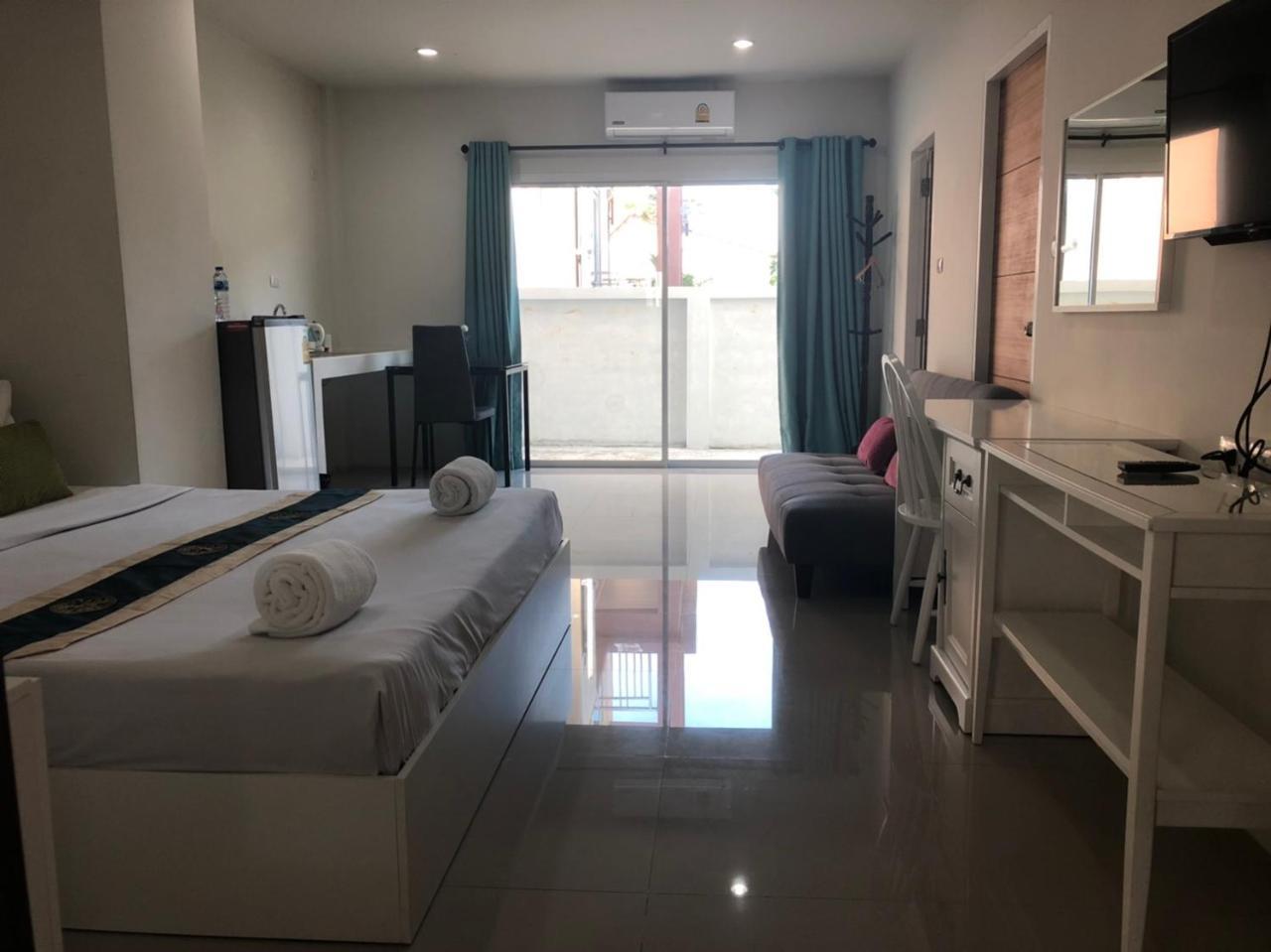 Hotel Khao Oat Airport à Nai Yang Beach Extérieur photo