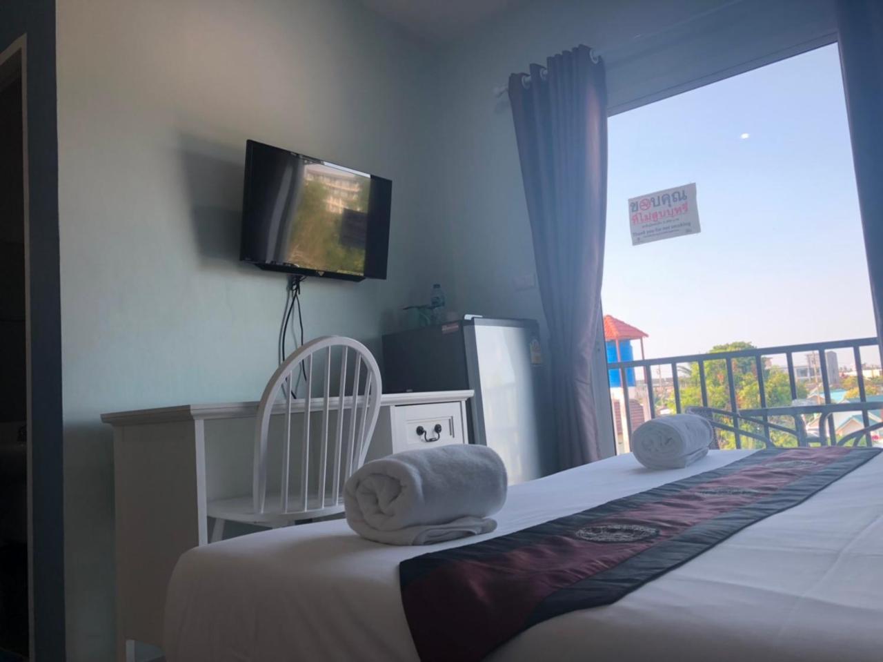 Hotel Khao Oat Airport à Nai Yang Beach Extérieur photo