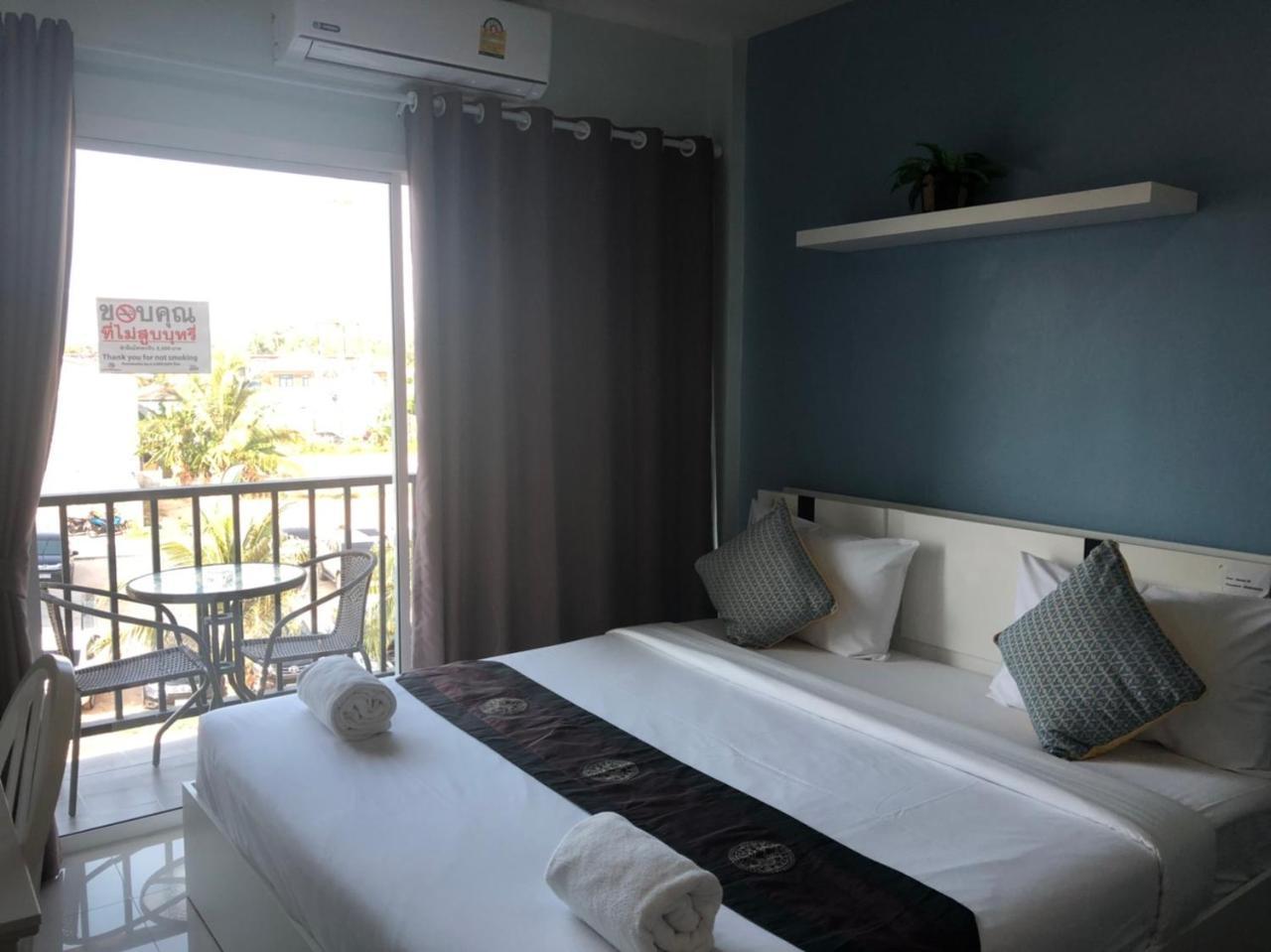 Hotel Khao Oat Airport à Nai Yang Beach Extérieur photo