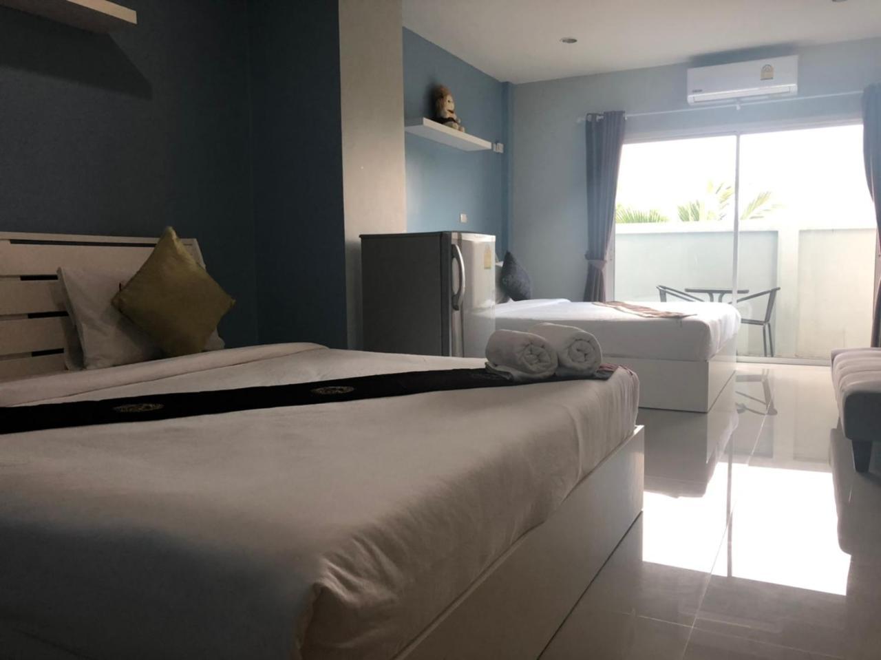 Hotel Khao Oat Airport à Nai Yang Beach Extérieur photo