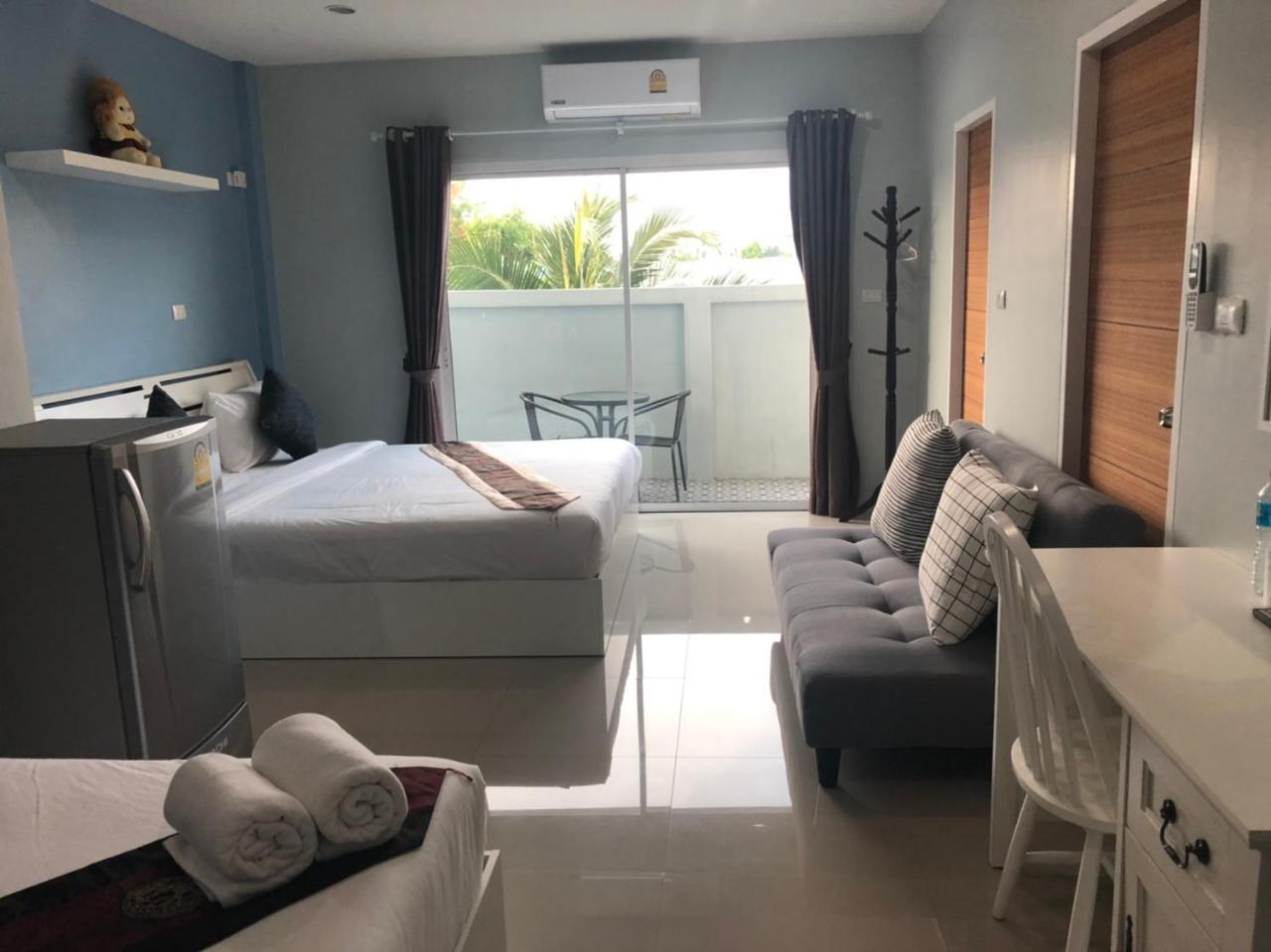 Hotel Khao Oat Airport à Nai Yang Beach Extérieur photo