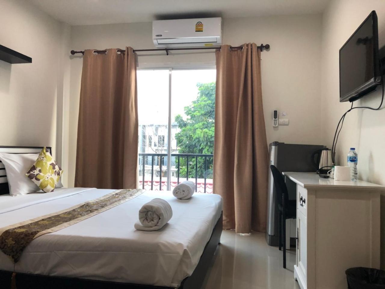 Hotel Khao Oat Airport à Nai Yang Beach Extérieur photo